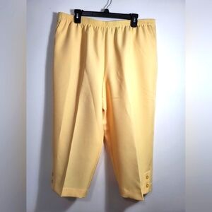 Alfred Dunner light yellow stretch pull on capris   women's 18   #1980